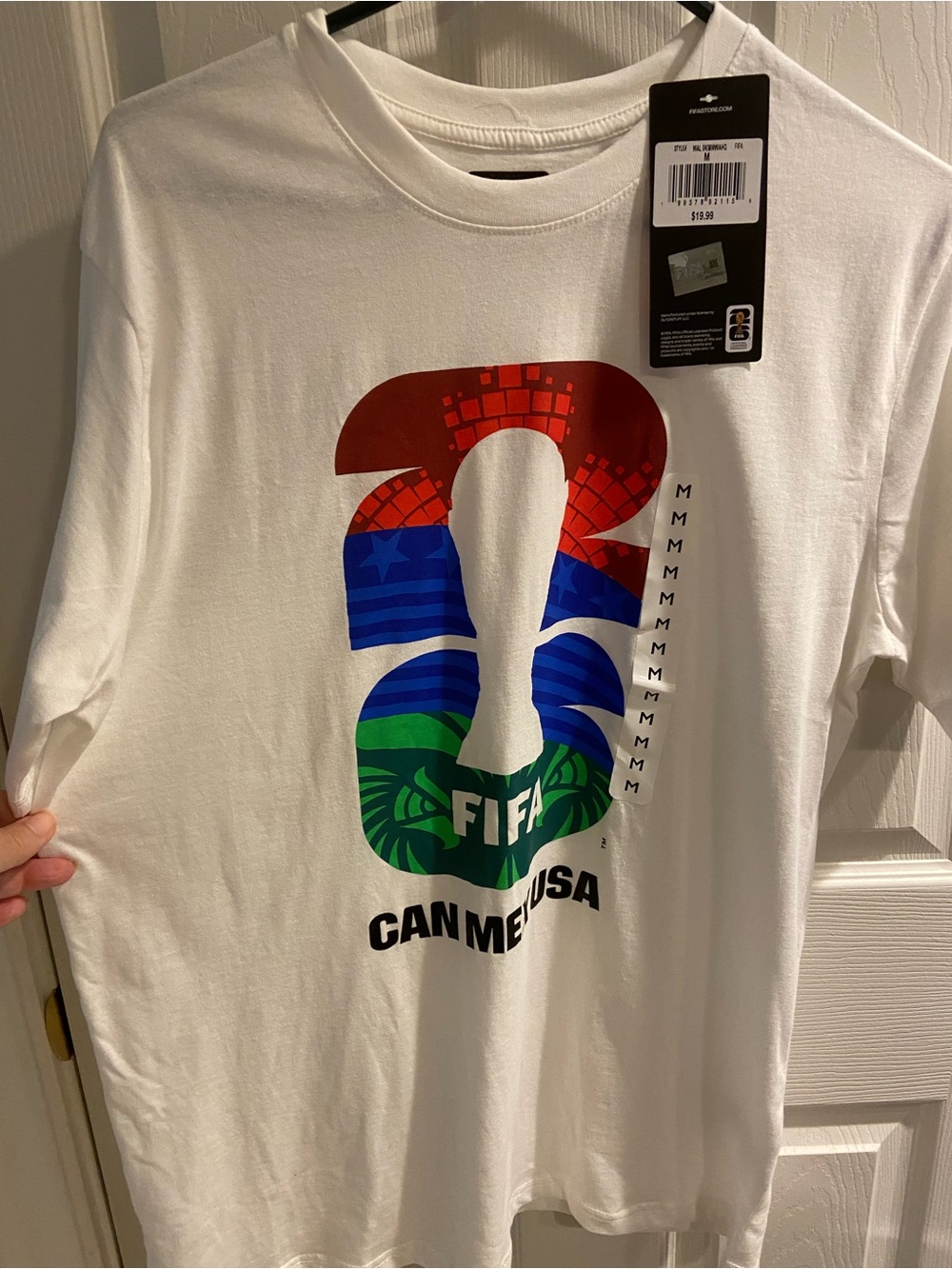 FIFA White Graphic Can Amex USA T-Shirt Med